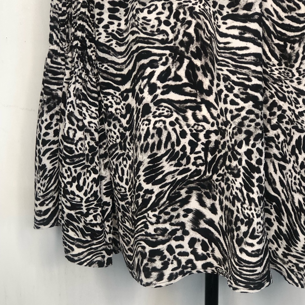 MICHAEL Michael Kors Animal Print Pattern Long Bell Sleeve Blouse/Tunic Sz 3X - Picture 3 of 15